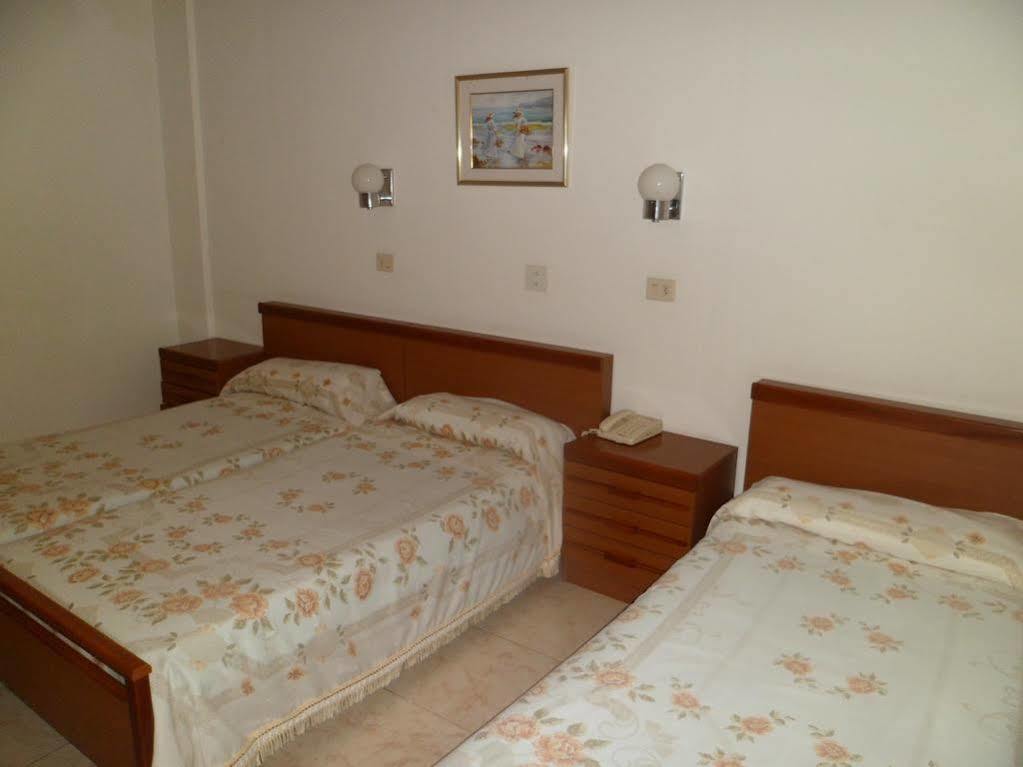 Hotel La Ruta Tapia De Casariego Buitenkant foto